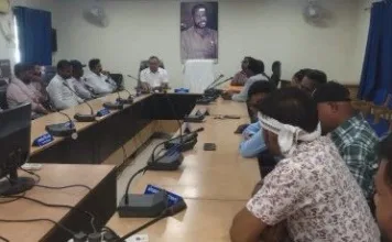कांकेर नगर पालिका त्रिपक्षीय बैठक: वेतन पर्ची, ESI सुधार और समय पर तनख्वाह की मिली गारंटी