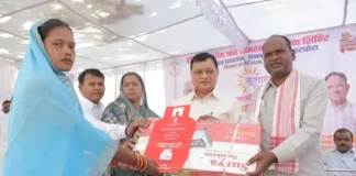 सुशासन तिहार में उज्ज्वला योजना से बदली जिंदगी, लकड़ी के चूल्हे से मिली राहत