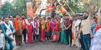 पश्चिम बंगाल, आसाम, पांडुचेरी में भाजपा के ऐतिहासिक जीत पर खरसिया नगर व महका मंडल में दिवाली का माहौल, जश्न के साथ निकाला गया जुलूस, बांटी गई मिठाइयां
