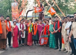 पश्चिम बंगाल, असम, पांडुचेरी में भाजपा के ऐतिहासिक जीत पर खरसिया नगर व महका मंडल में दिवाली का माहौल, जश्न के साथ निकाला गया जुलूस, बांटी गई मिठाइयां