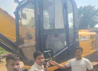 रेत के अवैध उत्खनन पर खनिज विभाग की कार्रवाईडूमरपाली में पोकलेन मशीन जब्त, वाहन मालिक के खिलाफ प्रकरण दर्ज