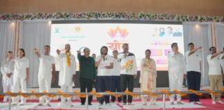 अंतर्राष्ट्रीय योग दिवस पर कोरबा में हुआ जिला स्तरीय सामूहिक योगाभ्यास