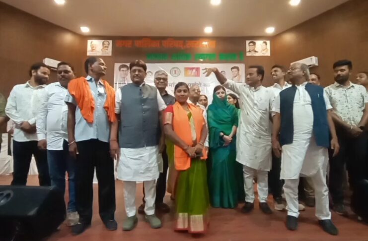 खरसिया: रानी संयोगिता जूदेव की मौजूदगी में 5 नए एल्डरमेनों को डिप्टी कलेक्टर शिल्पा भगत ने दिलाई शपथ