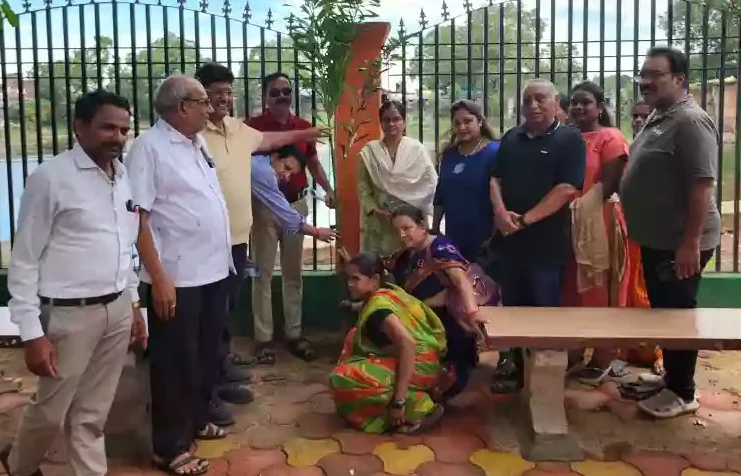 अटल परिसर खरसिया में “एक पेड़ मां के नाम” से हुआ वृहद वृक्षारोपण