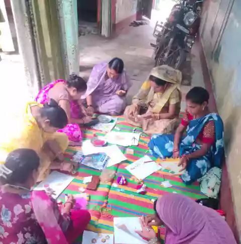 स्व-सहायता समूह की दीदियों की अनूठी पहल, बीज राखियों से रक्षाबंधन पर बिखरेगा हरियाली का संदेश भाई की कलाई पर प्यार: धरती मां को उपहार की थीम पर एनआरएलएम बिहान की अभिनव पहल