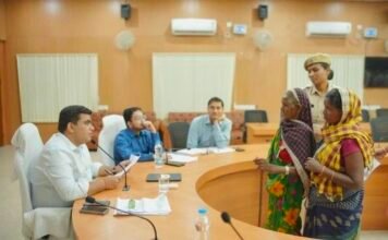 कोरबा कलेक्टर कुणाल दुदावत ने जनदर्शन में 109 आवेदनों पर सुनवाई की: अधिकारियों को निराकरण के दिए निर्देश