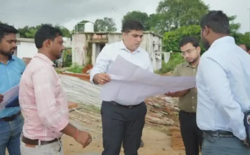 कलेक्टर कुणाल दुदावत ने पोड़ी उपरोड़ा के वनांचल में विकास कार्यों का लिया जायजा, अफसरों की लगाई क्लास कोरबा कलेक्टर कुणाल दुदावत पोड़ी उपरोड़ा में निर्माणाधीन विकास कार्यों और आंगनबाड़ी केंद्र का निरीक्षण करते हुए