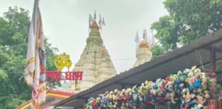 सिद्धेश्वर नाथ बरगढ़ धाम में सावन के द्वितीय सोमवार को उमड़ा आस्था का सैलाब, सुबह से लगी लंबी कतारें