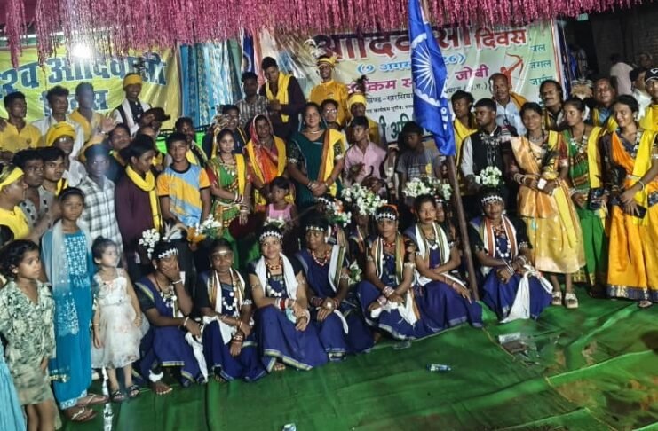 खरसिया: जोबी में धूमधाम से मनाया गया ‘विश्व आदिवासी दिवस’, बाइक रैली और लोक नृत्य ने बांधा समां