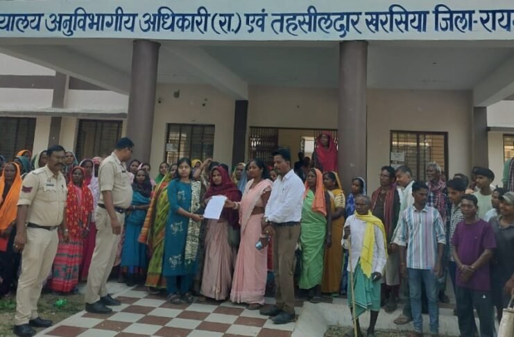 ग्राम सूती मे राशन को लेकर बवाल,सैकड़ो ग्रामीण पहुंचे तहसील कार्यलय,दो माह से चावल नहीं मिलने पर फूटा गुस्सा