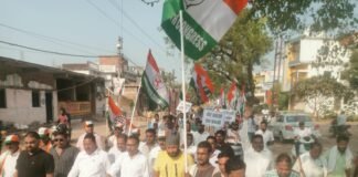 मुख्य चुनाव आयुक्त ज्ञानेश कुमार के इस्तीफे की मांग को लेकर खरसिया कांग्रेस का जोरदार प्रदर्शन